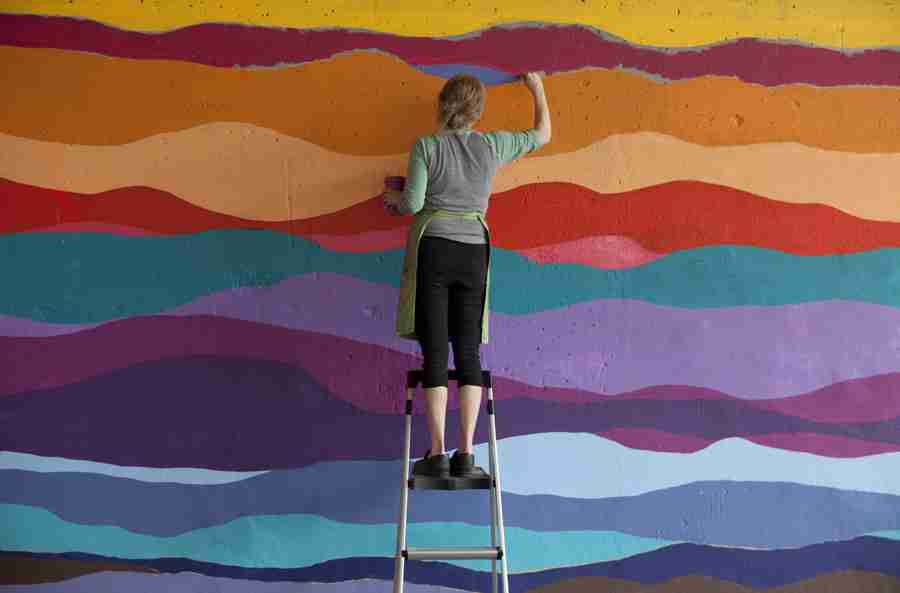 Ellie Balk painting